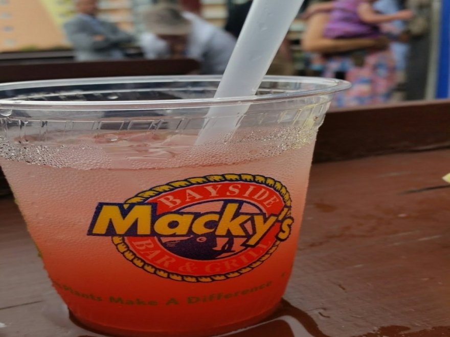 Macky's Bayside Bar & Grill