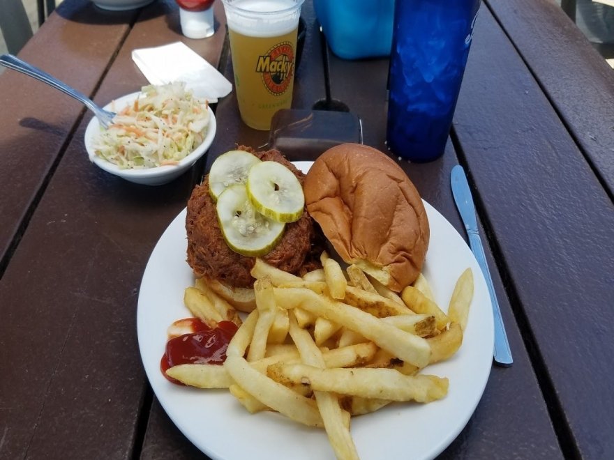 Macky's Bayside Bar & Grill