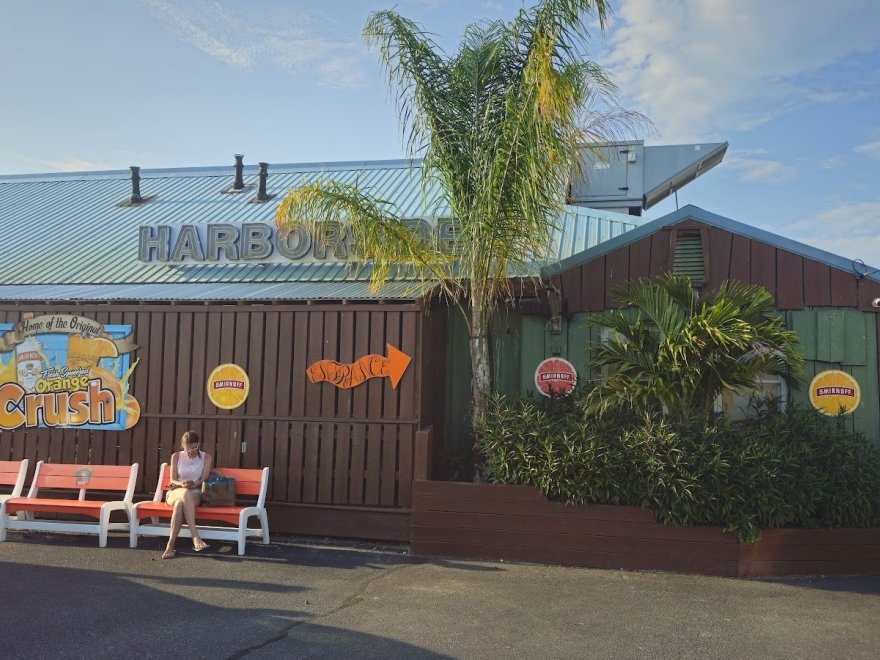 Harborside Bar & Grill Harborside Bar & Grill