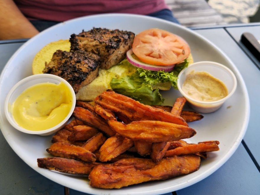 Harborside Bar & Grill Harborside Bar & Grill