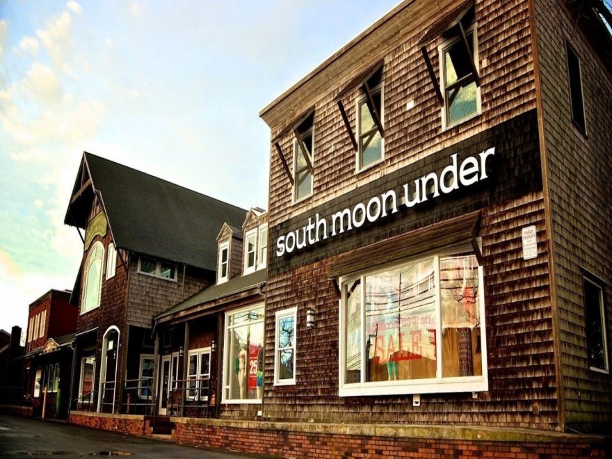 South Moon Under