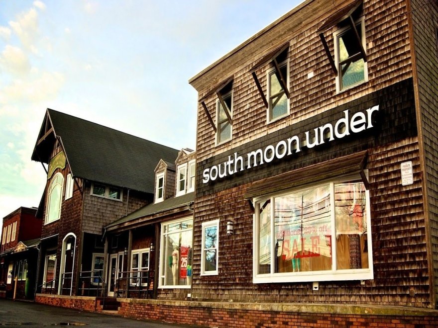 South Moon Under